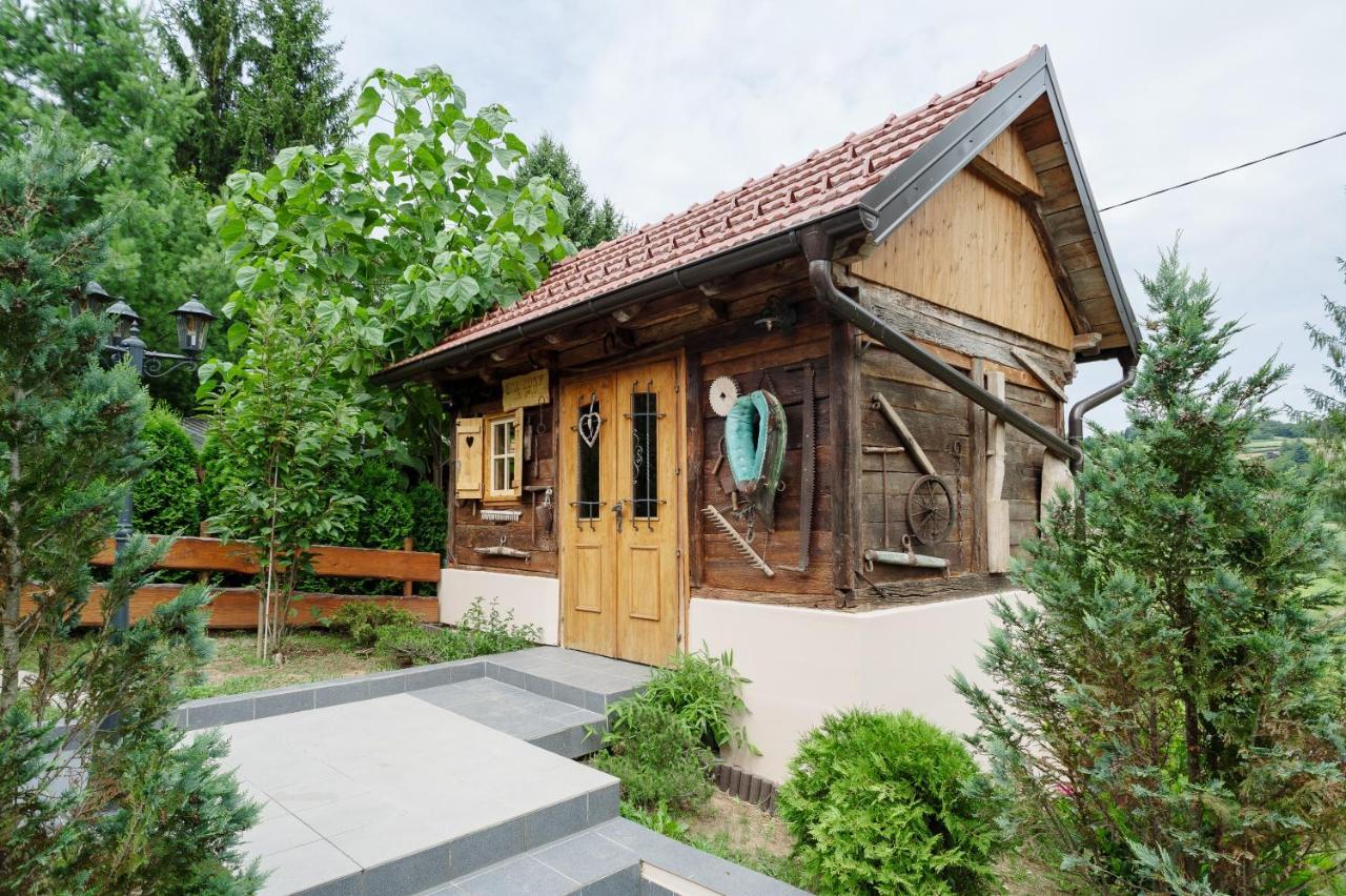 Traditional Houses Korana River Karlovac Exterior foto