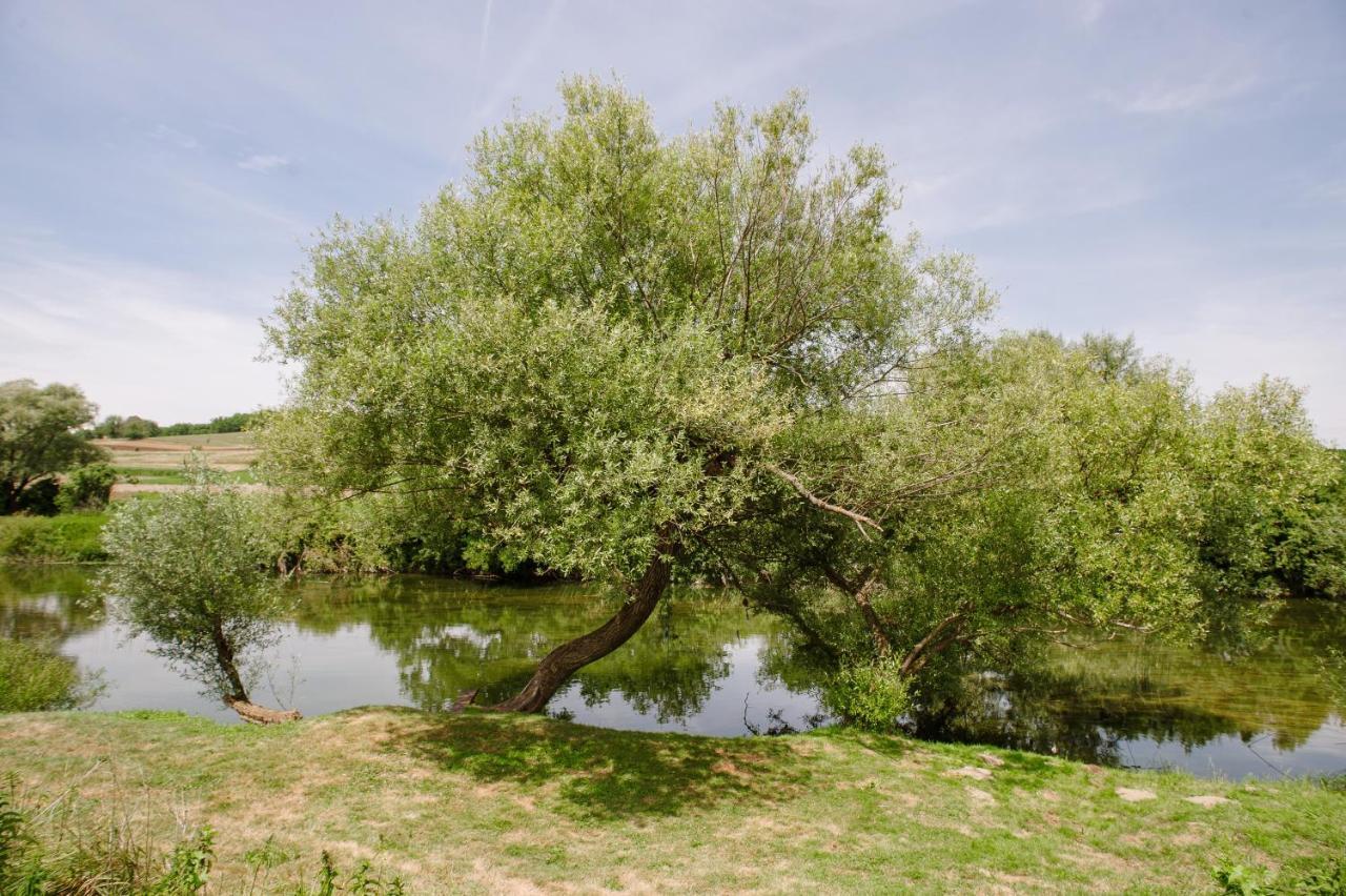 Traditional Houses Korana River Karlovac Exterior foto